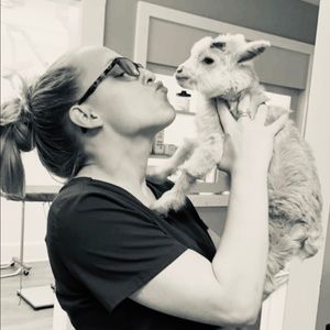 Meet your Posher, Victoria